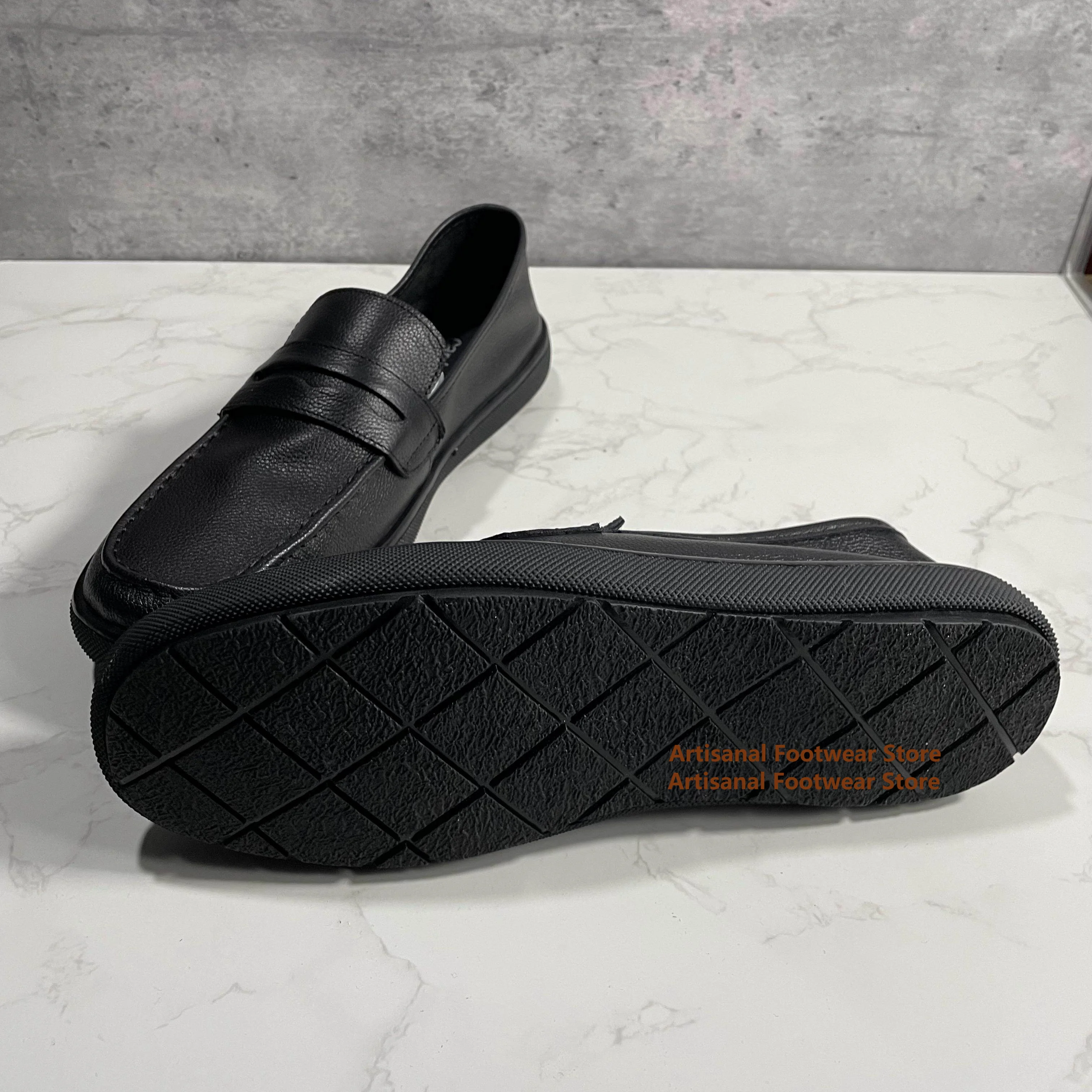 Schwarze Leder-Loafer für Herren, Slip-On-Schuhe aus weichem Leder, klassische Anzugschuhe, bequeme Freizeitschuhe mit Gummisohle, trendige Herrenschuhe