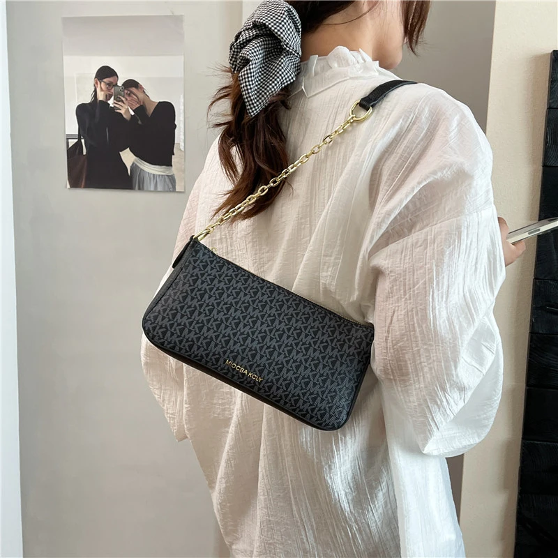 

Fashionable Trendy Crossbody Bag Minimalist Leather Solid Color for Women with Designer Paris Letter Logo