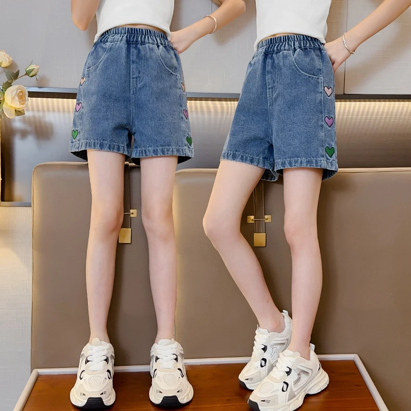 Fashion Kids Designer Summer Denim Shorts with Hearts Embroidery for Tween Girls Casual Mini Jeans Pants Child Above Knee Shorts
