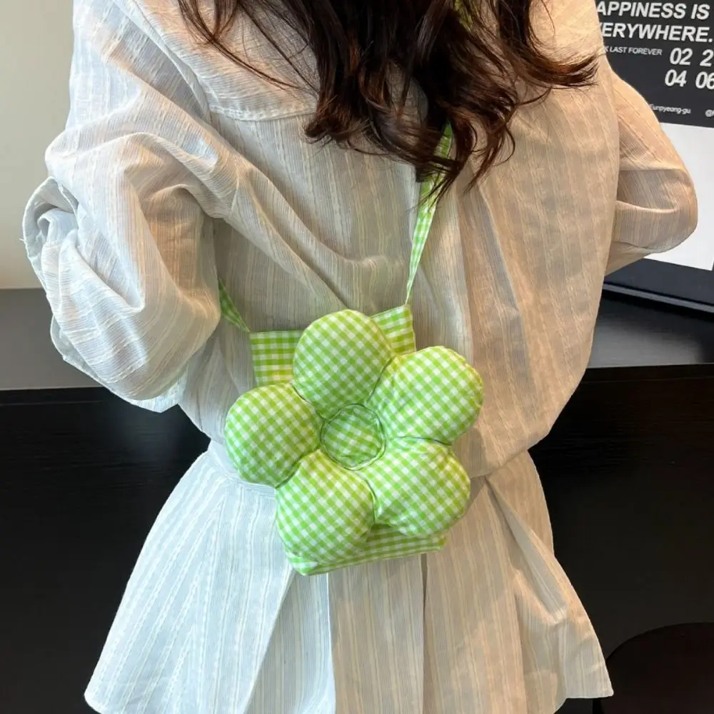 

Casual Sweet Plaid Flower Crossbody Bag Cute Portable Large Capacity Shoulder Bag Cloth Storage Bag Ins Messenger Bag Vacation