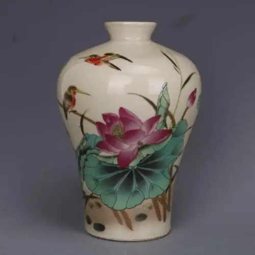 

Chinese Famille Rose Porcelain Qing Tongzhi Lotus Bird Design Vase 6.38 Inch