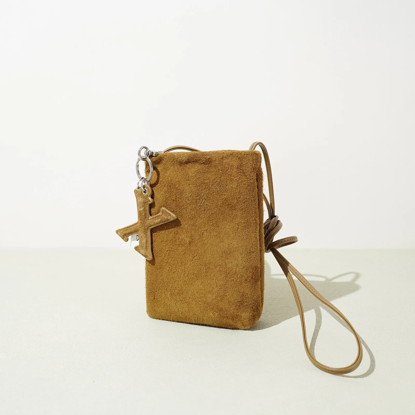 

Suede Mini Portable Phone Bag Autumn Winter Fashion Ladies One-Shoulder Crossbody Wallet with Letter Pendant Cute Coin Wallet