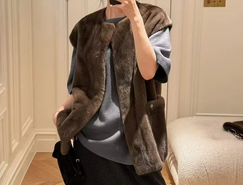 2026 Vest Fur Environmentally Friendly Autumn and Winter Coat New Vest Young Versatile Fashionable and Thin