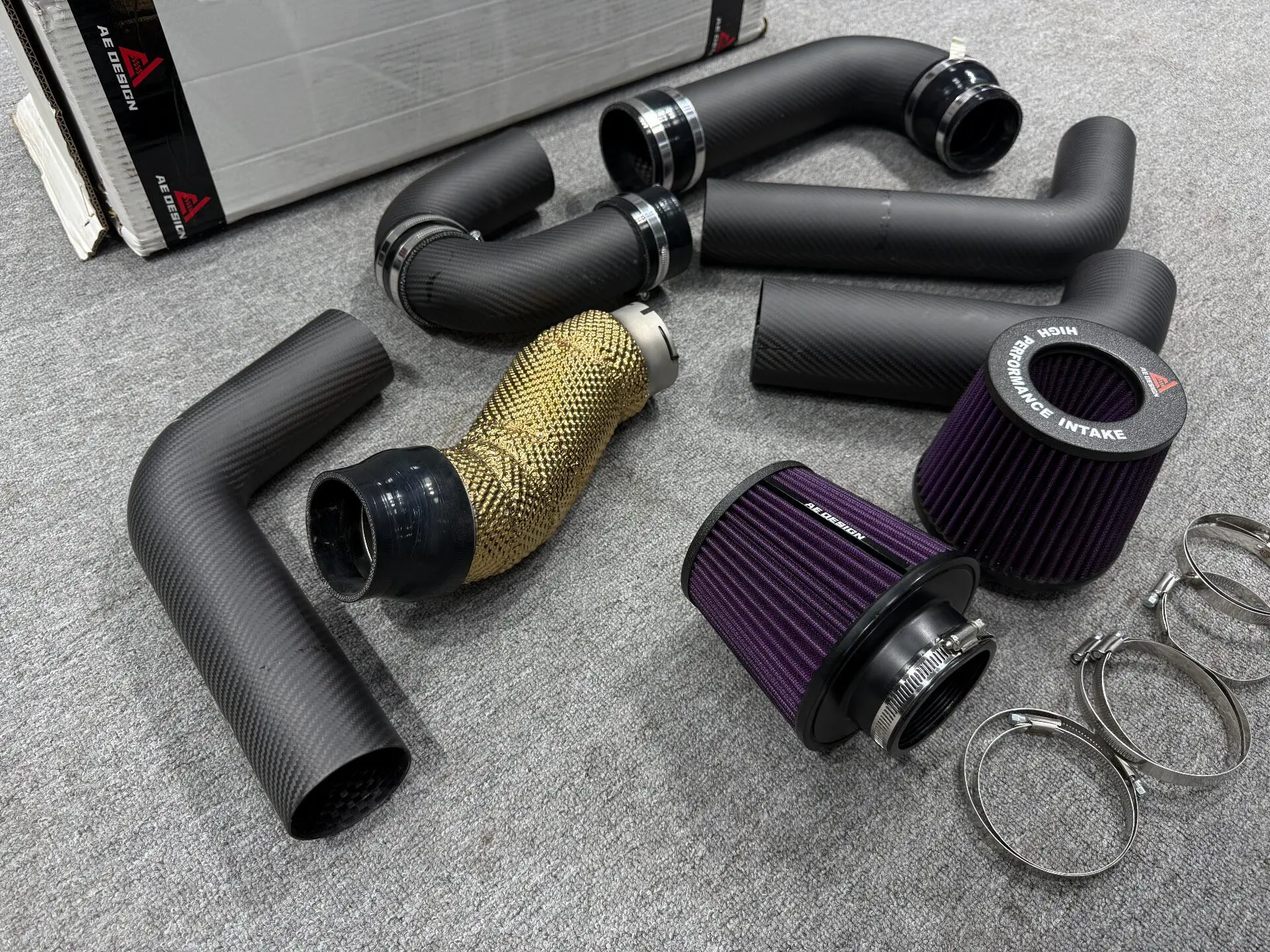 apply to G80 M3 AE carbon fiber intake belt with original packaging, no bumps, perfect filter element without dust accumulation