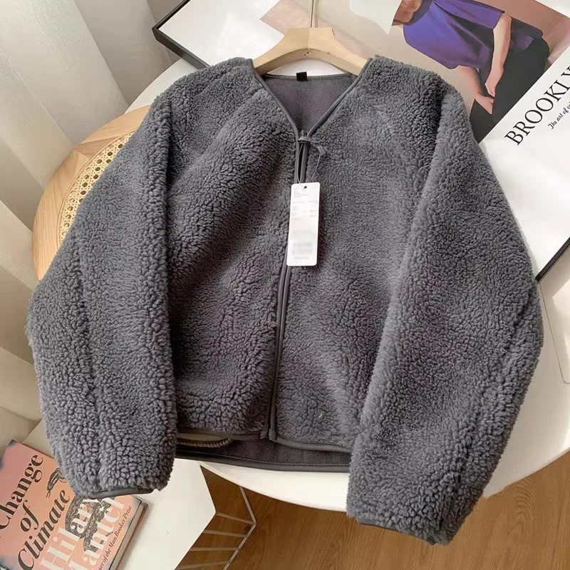

2026 Autumn and Winter New Soft Lamb Wool V-neck Zipper Warm Fleece Short Coat Women