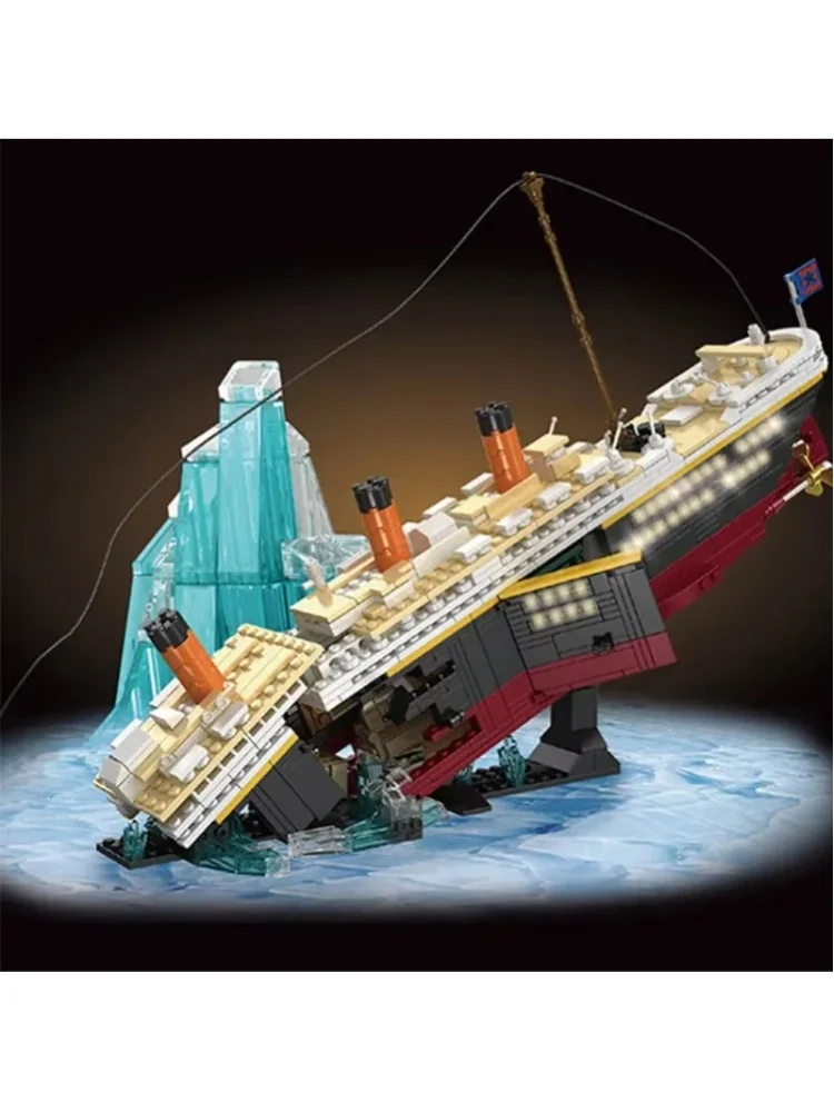 2288 elementów zestawu kreatywnych klocków konstrukcyjnych „Titanic” – model statku w postaci obłogi lodowej, rejsowego statku lub wraku. Zestaw edukacyjny do składania dla dorosłych, idealny na — 2