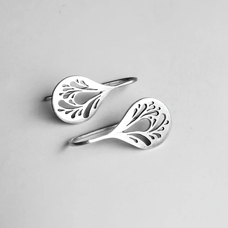 Vintage-Ohrringe im minimalistischen Design mit hohlen Blättern für Damen, niedliche, einfache Ohrringe, modisches Schmuckzubehör für den Alltag