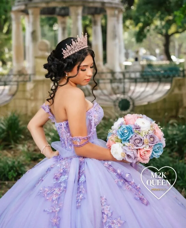 Liliowy lawendowy księżniczka Quinceanera Sukienki na ramiączkach Kwiatowa aplikacja Sznurowany gorset Tren kapliczny Vestido 15 años quinceañera