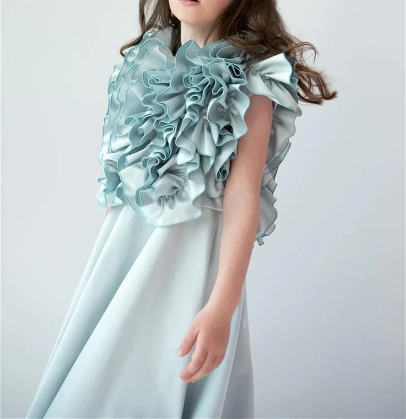 Ivory/Blue Cute Wedding Flower Girl Dress High Neck Sleeveless Layered Pleated Design Sense Contrast Satin Elegant Wedding Girl