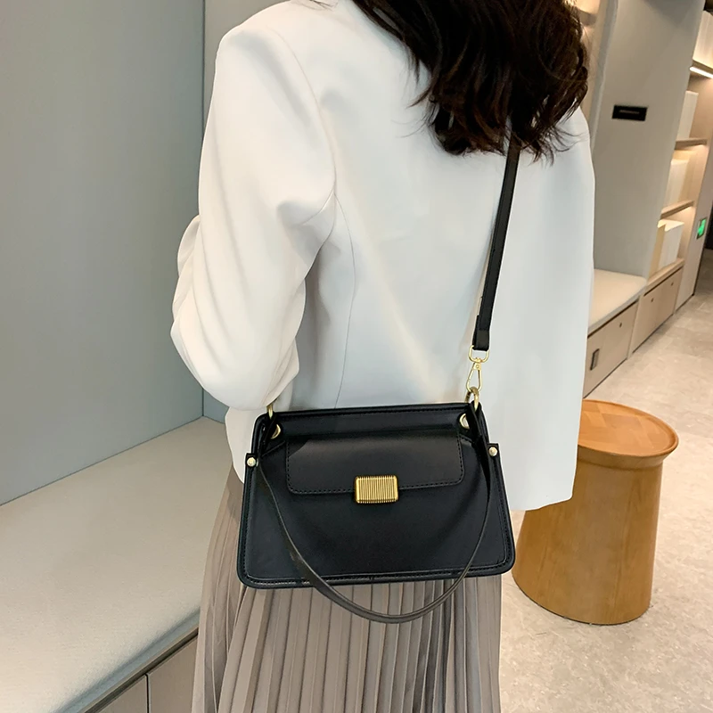 

Stylish Women's Handbag, Leather Shoulder or Messenger, Classic Elegant Tote with Spacious Compartment