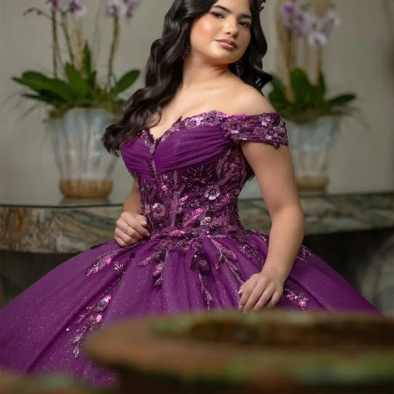 

Блестящее темно-фиолетовое платье Quinceanera, кружевное платье с открытыми плечами, блестящая 3D цветочная наклейка, тюлевые платья de 15, Quinceanera ﻿ Индивидуальный