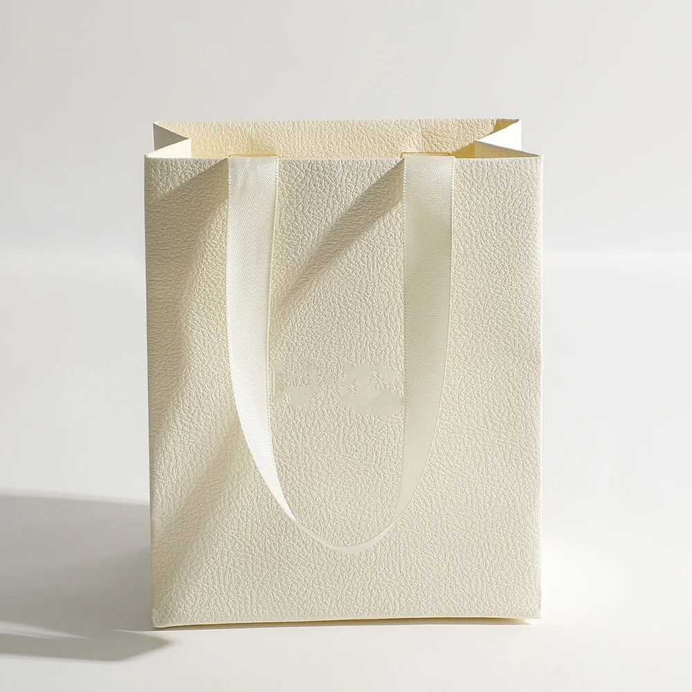 New Fashion Paper Tote Bags for Jewelry Handbag Cosmetics Lipstick Gift Packaging Bag Necklace Earrings Rings Headphones Storage view 2