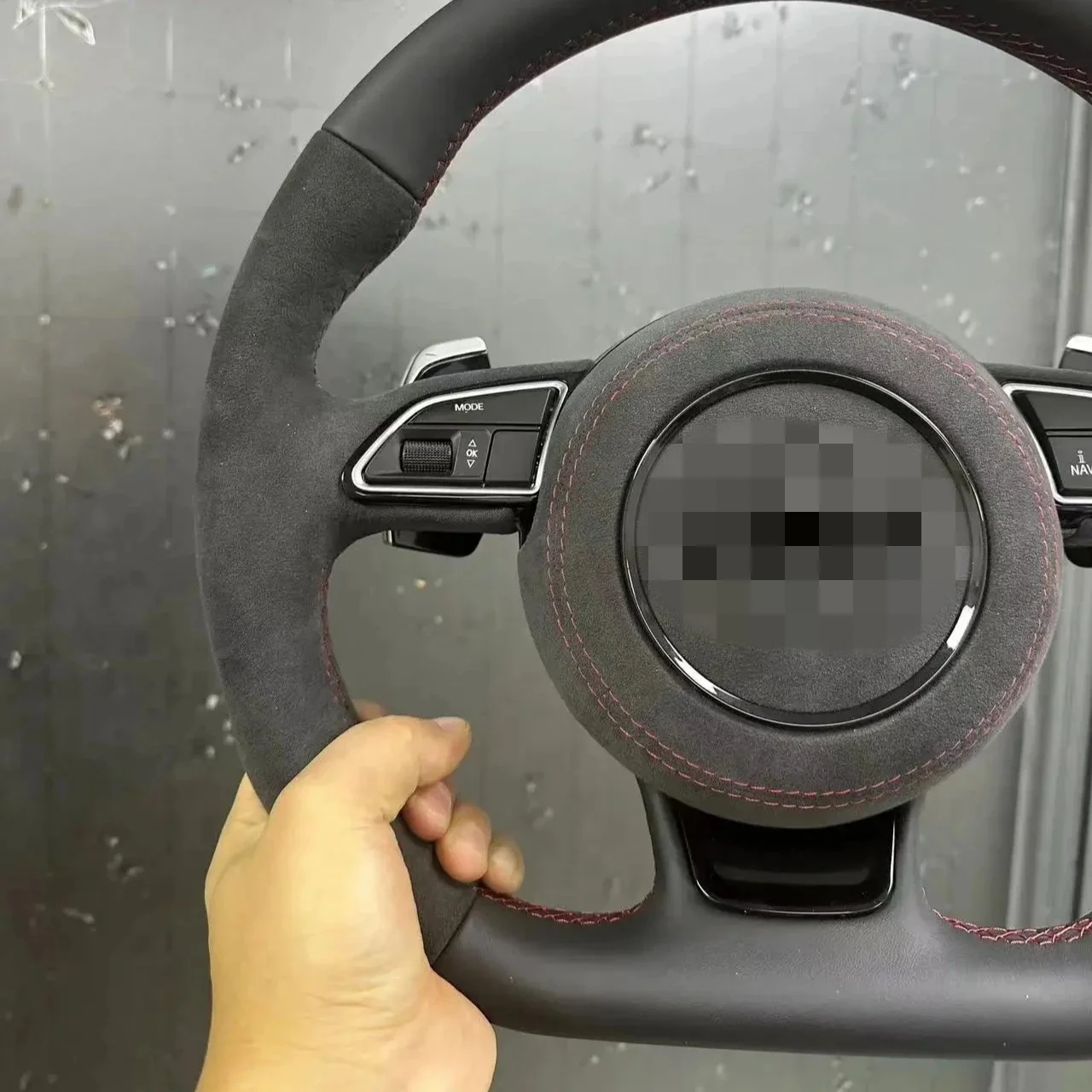 Suitable for all Audi modelsA4 A6L A5 A7 Q3 Q5 S4 S5 S6 S7AlcantaraSpecial flat steering wheel