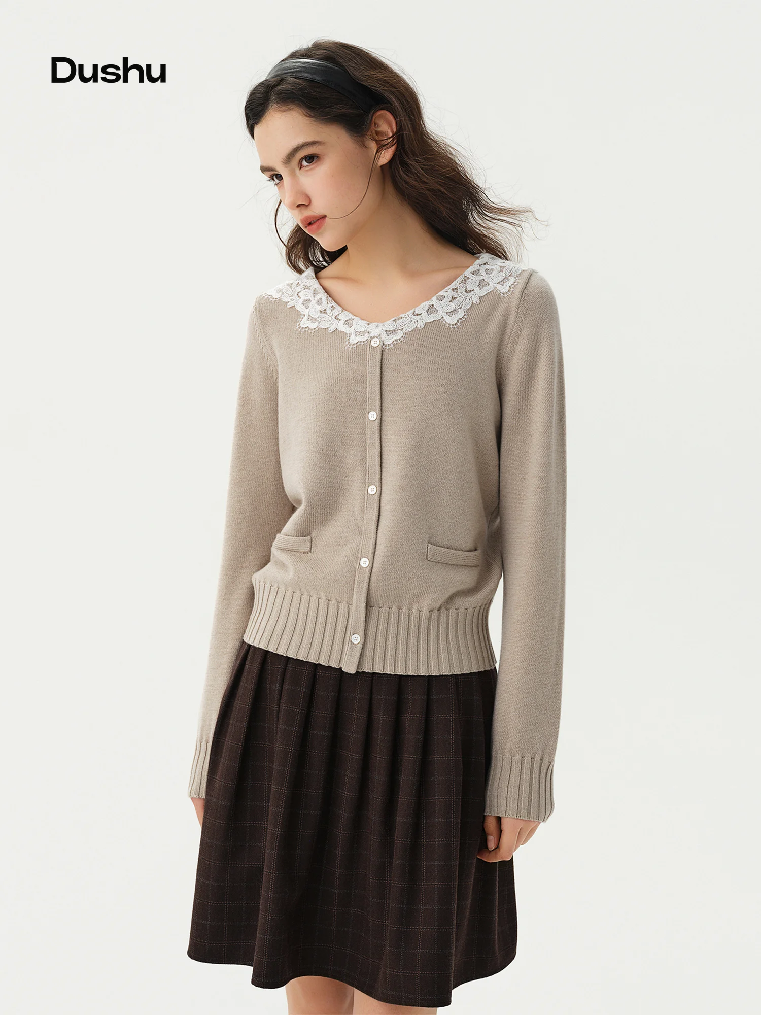 DUSHU 2026 Winter Women's V-Neck Lace Trim Knit Cardigan - Elegant Sweet Youthful Versatile Long Sleeve Top for Daily Wear