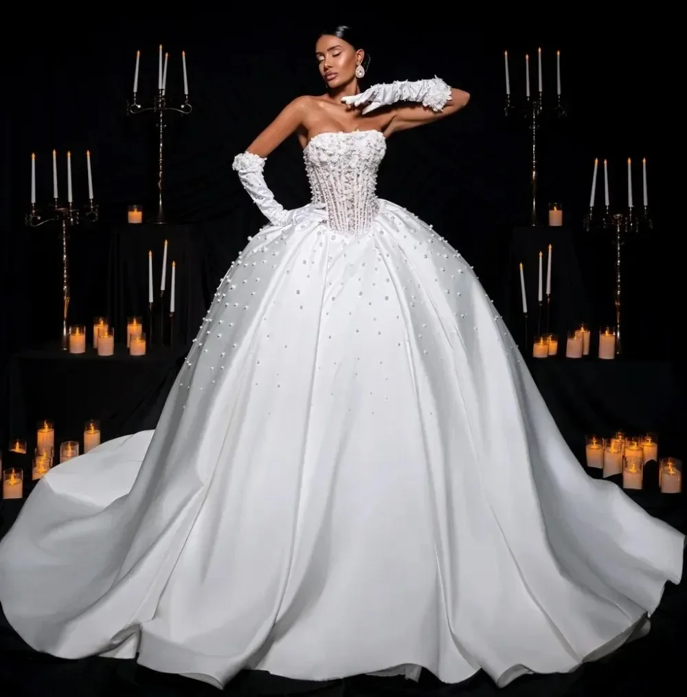 Maßgeschneidertes Trägerloses Glänzendes Perlen-Luxus-Hochzeitskleid Robe De Mariage Trägerloses Übergrößen-Ballkleid Brautkleid