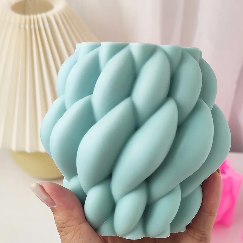 

Large Rotating Interwoven Water Drop Striped Silicone Candle Mold Aromatherapy Gypsum Resin Soap Ice Baking Mould Home Decor