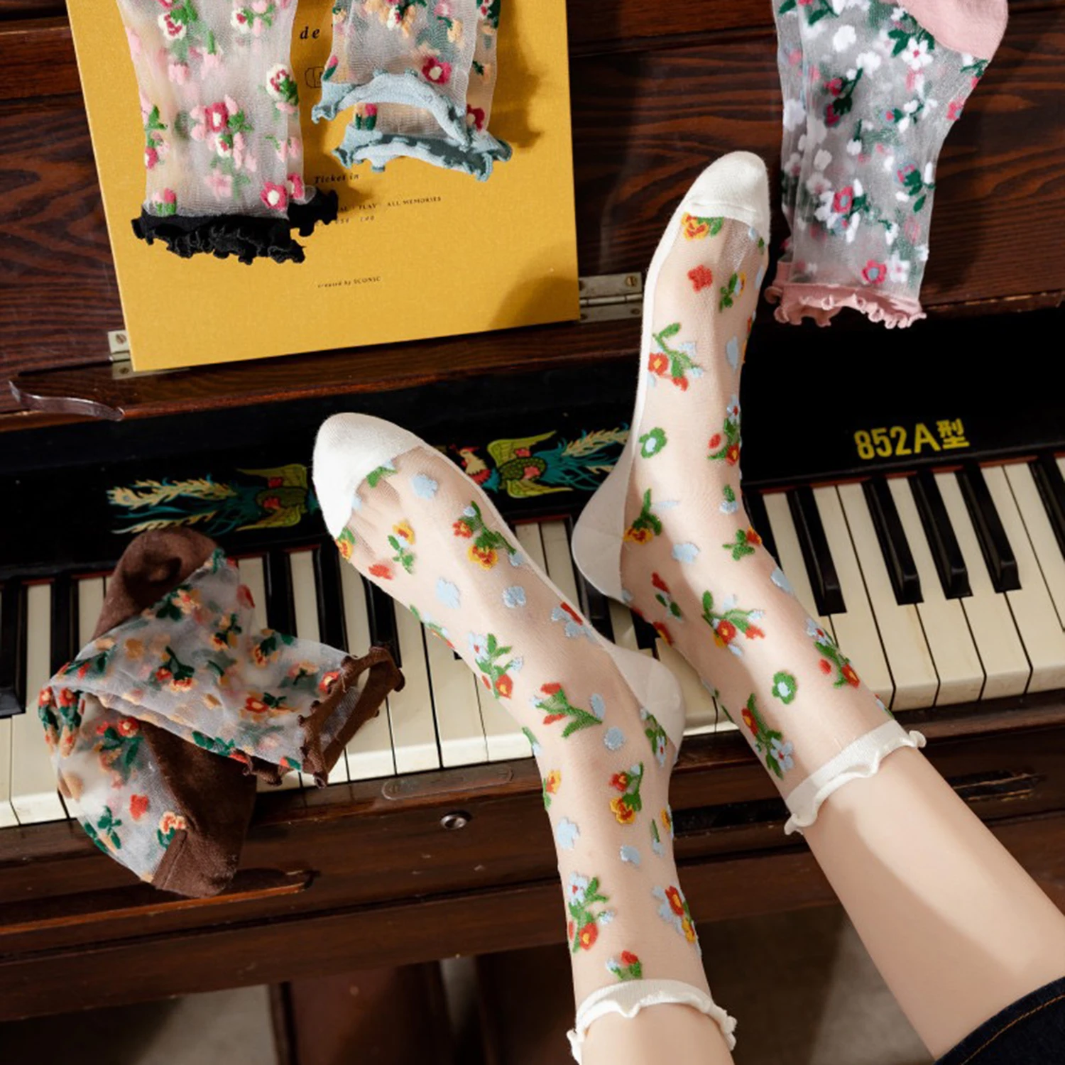 5 Pairs/Set Women\'s Summer Ultra-Thin Transparent Crystal Silk Ruffle Socks Harajuku Vintage Floral Embroidery Long Socks