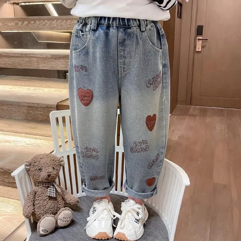 

New 2025 Girls Letter Heart Embroidery Jeans Long Trousers Kids Fashion Denim Pants Children Spring Autumn Casual Clothing