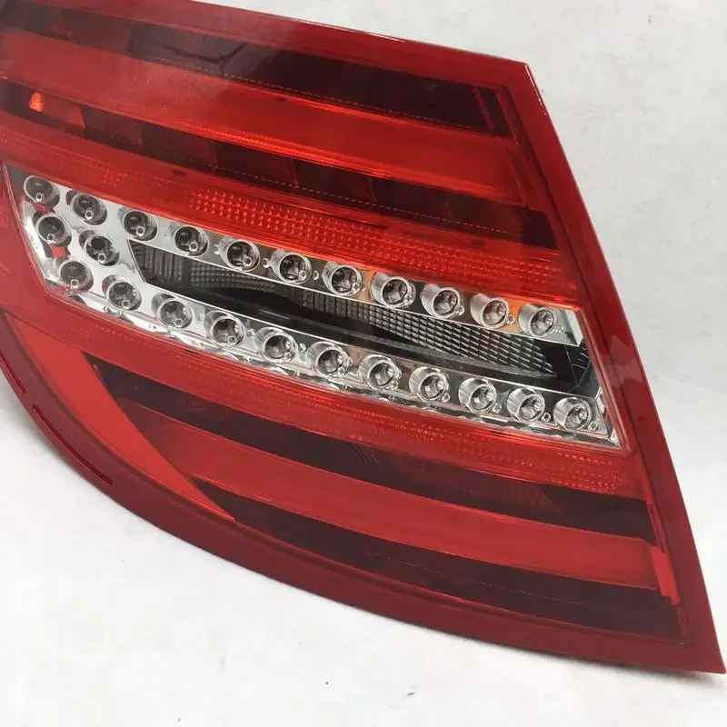 Per Benz W204 classe C C180 C200 C220 C250 C260 C280 C300 11-13 gruppo fanale posteriore a LED indicatori di direzione luce di retromarcia accessori