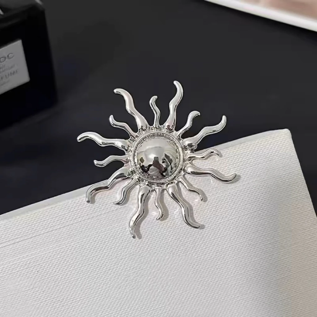 Vintage Sun Shape for Women Men Gold Plated Silver Color Sunflower Lapel Pins Coat Badge Accessories Jewelry