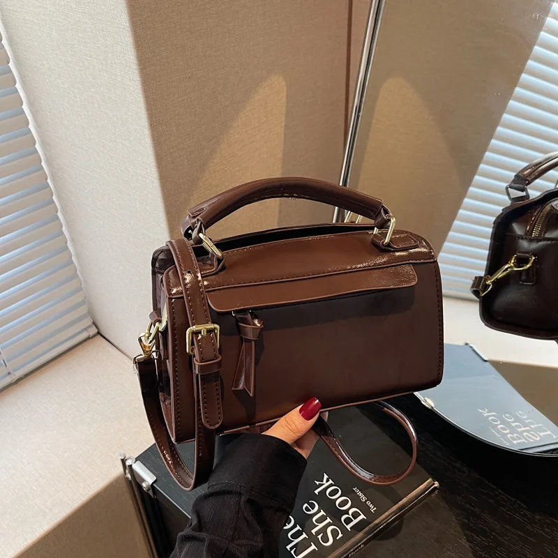 

2025 Autumn Winter Square Bag, Luxe Shoulder Purse for Women, Minimalist Crossbody Tote, Versatile Day to Night Bag