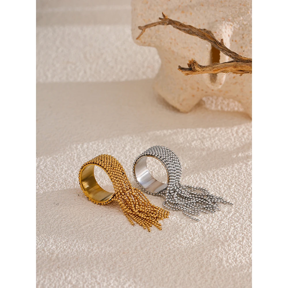 Yhpup Statement-Fingerring aus Edelstahl mit Kette und Quaste, verstellbar, 18 Karat PVD-beschichtet, hochwertiger Charme, stilvoller goldener Schmuck