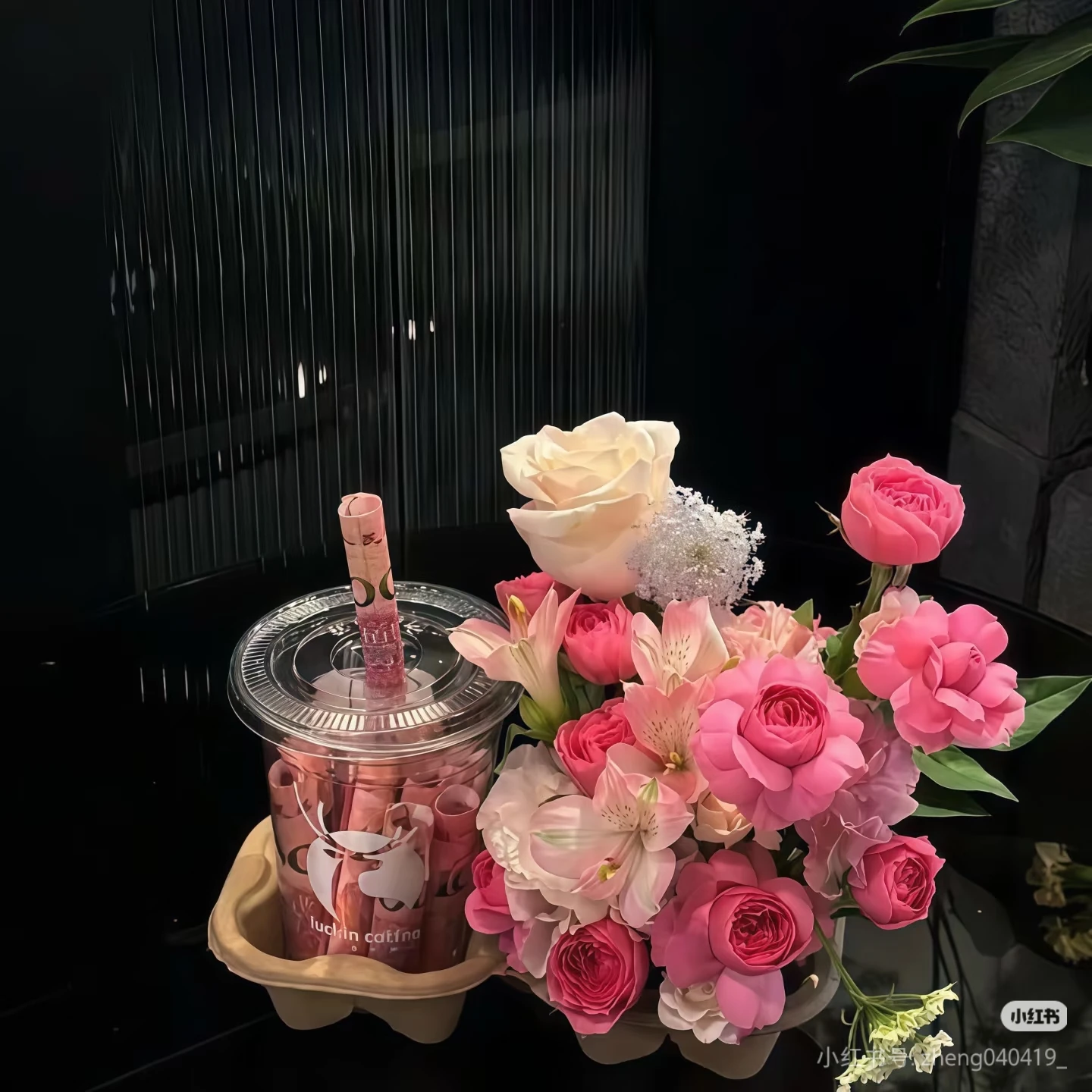 

Капсулы для улучшения состояния ногтей, уход за кожей рук, отбеливание, смягчение кожи рук, регенерация красным светом, специальное оборудование для красоты и здоровья