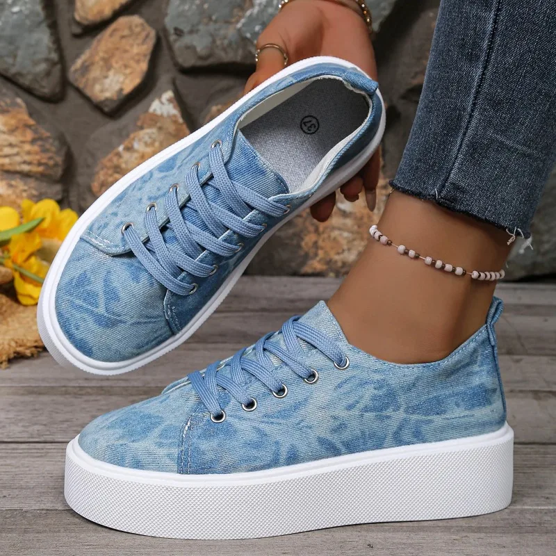 2026 Spring Autumn New Shoes for Women Plus Size Denim Canvas Sneakers Platform Lace-Up Versatile Flat Bottom Board Shoes
