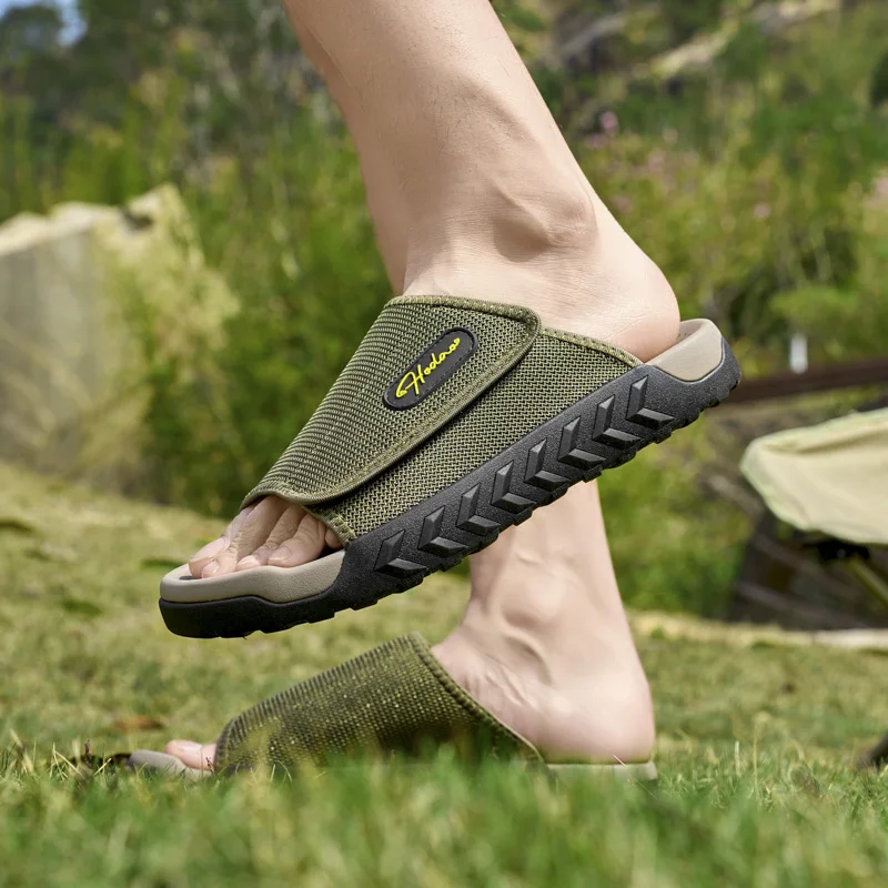 New Men Sports Slippers Outdoor Thick Bottom Breathable Slippers Beach Sandals Summer Casual Shoes Men Comfortable Slippers
