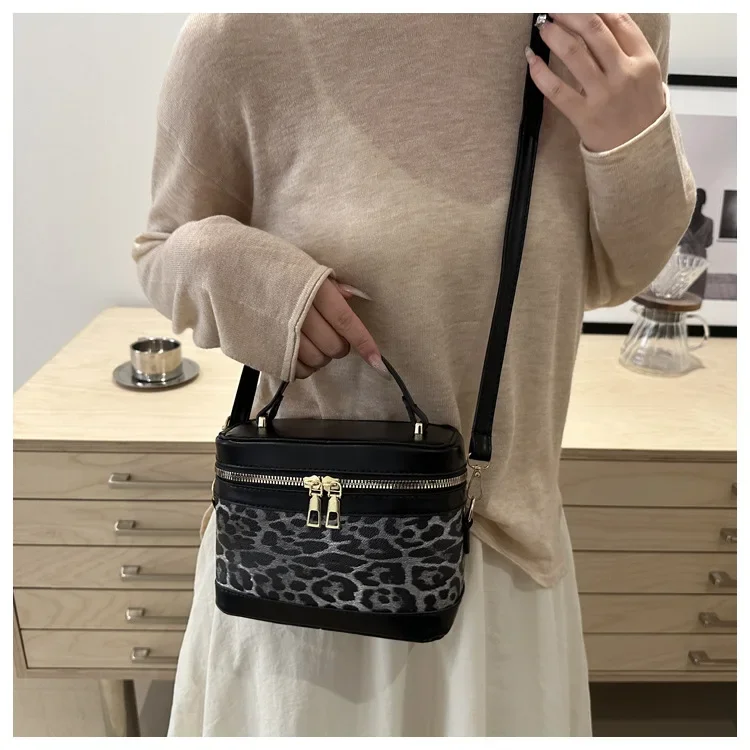 

2025 New Season Premium Bucket Tote Bag for Women Color Block Design Multi-purpose Crossbody & Handheld Carry for Leisure