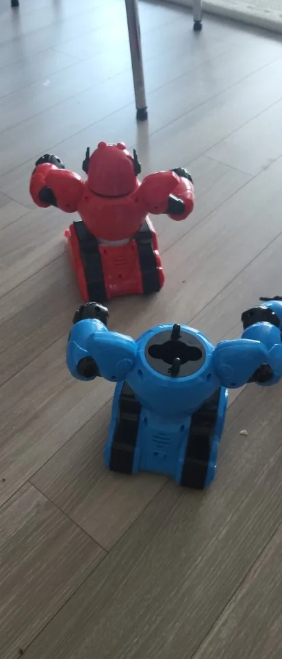 JJRC R30 RC Robot 2Pcs for Battle Football Remote Control Robot Parent-child Interactive RC Battle Robot Toy Gift for Kids photo review