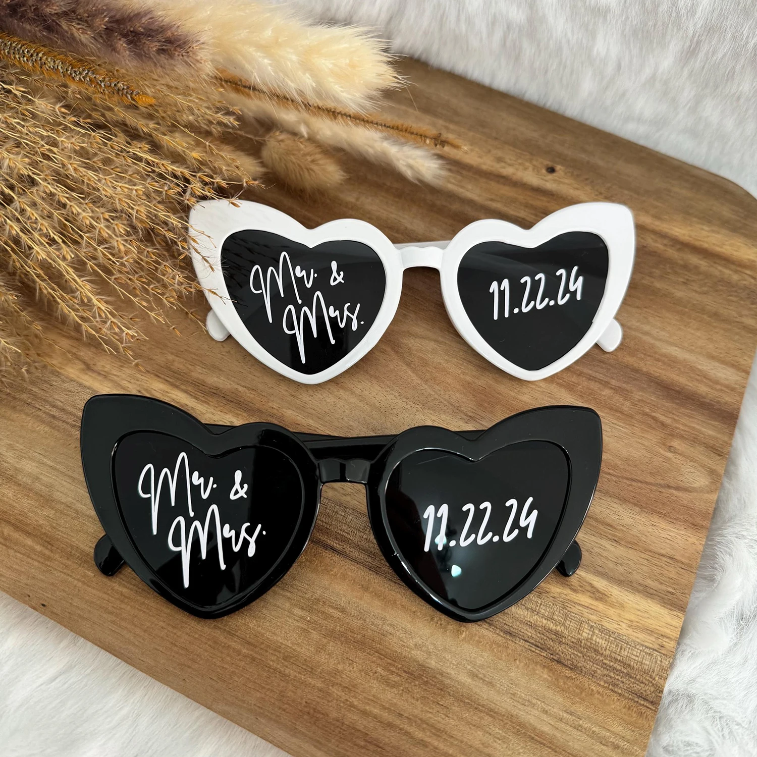 Personalisierte Hochzeit Sonnenbrille Benutzerdefinierte Initialen Liebe Herz Sonnenbrille Hochzeit Foto Requisite Braut Party Gefälligkeiten Brautjungfer Geschenke