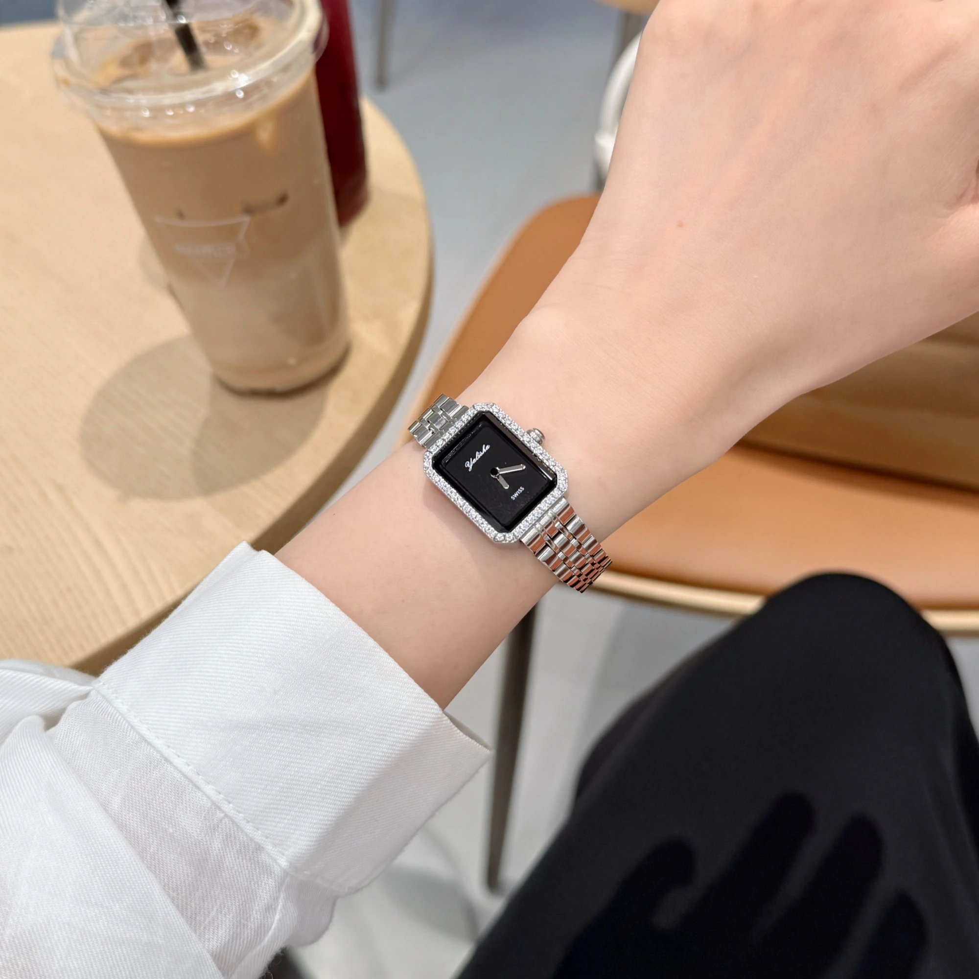 Top Brand Square Full Diamond Women's Watch Simple Luxury Elegant Fashion Quartz Watch Niche Casual Business Women's Gift Table