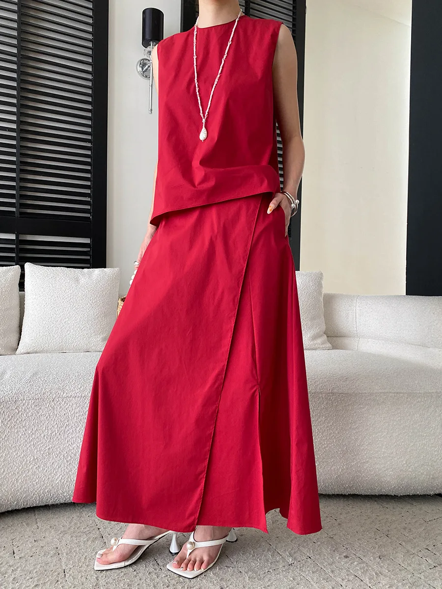 Frühlings- und Sommer-Damen-Set: Lässiges, einfarbiges, unregelmäßig designtes, ärmelloses Westen-Shirt mit Rundhalsausschnitt und Halbrock. – Detail 6
