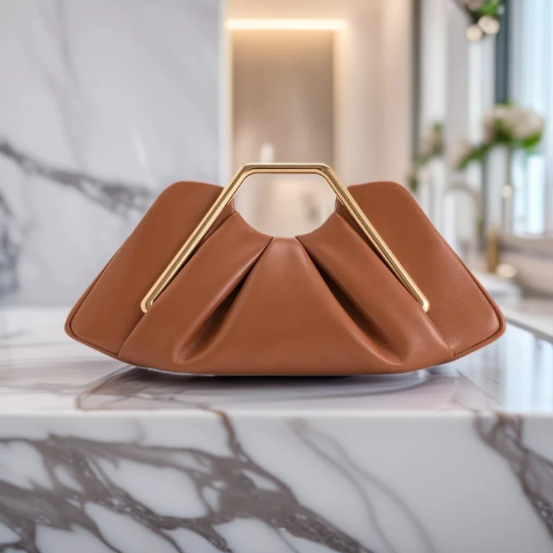 กระเป๋าหนังจีบดีไซน์ใหม่ทันสมัยและไม่ซ้ำใคร กระเป๋าถือหูหิ้วทรงกลมสไตล์วินเทจ กระเป๋าสะพายไหล่ทรงคลาวด์สุดเก๋ ใช้ได้ทั้งแบบถือและสะพายข้าง