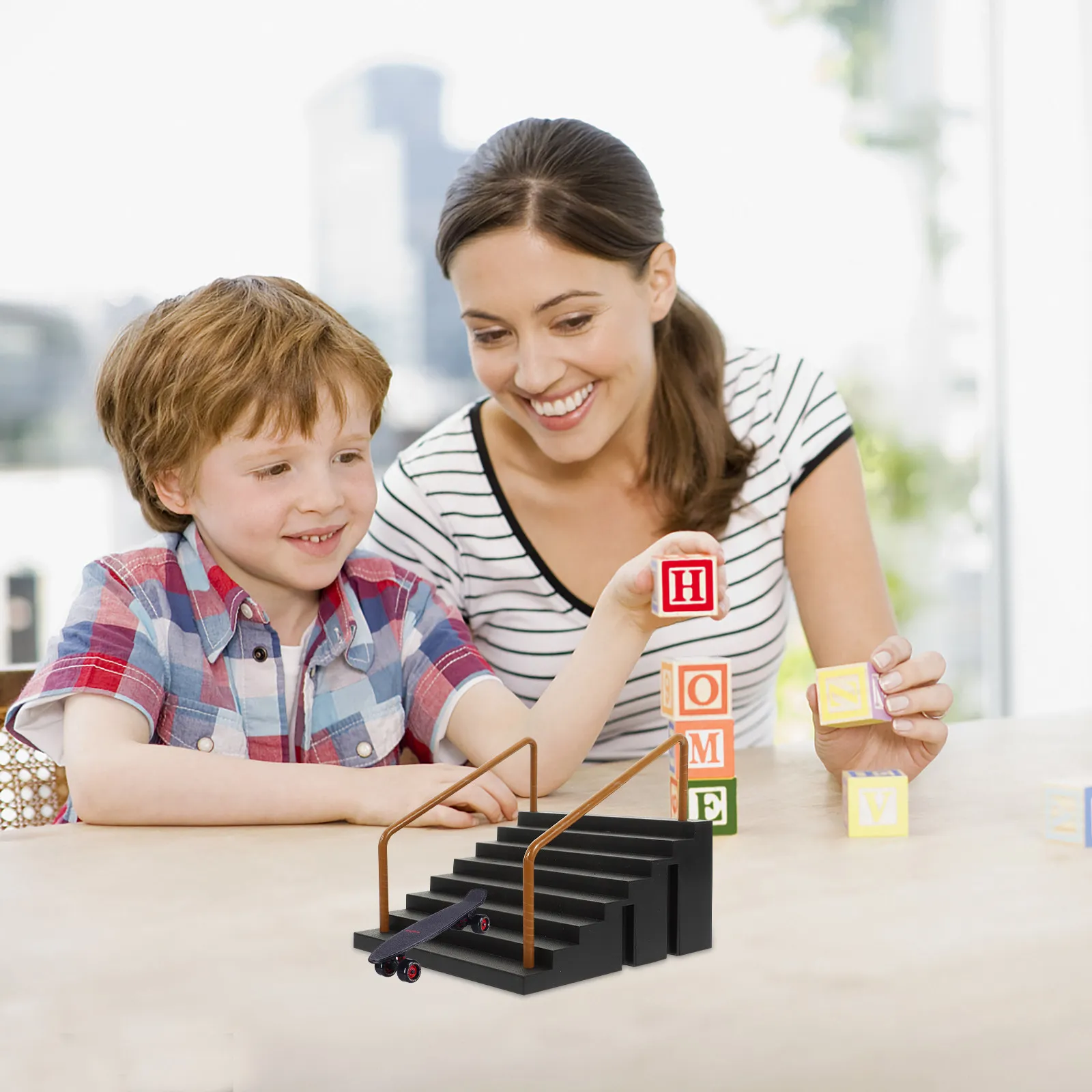 لوح تزلج صغير للأصابع مصنوع من مواد عالية الجودة ومتينة، لوح تزلج للأطفال لتدريب مهارات التزلج على التحديات