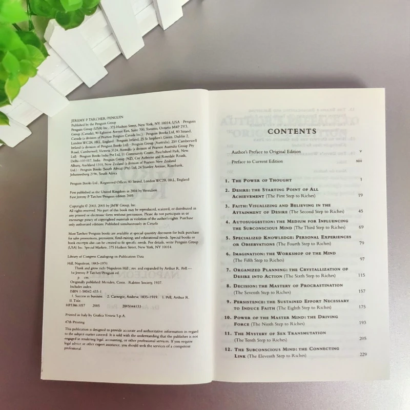 Denk en groeien rijk door Napoleon Hill The Landmark Bestseller, nu herzien en bijgewerkt voor het boek van de 21e eeuw