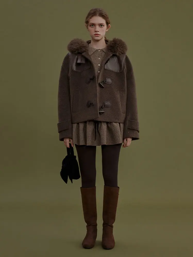 

Women's Short Hooded Wool Coat with Fur Collar Horn Buttons 2025 Fall Winter Vintage College Style Jacket