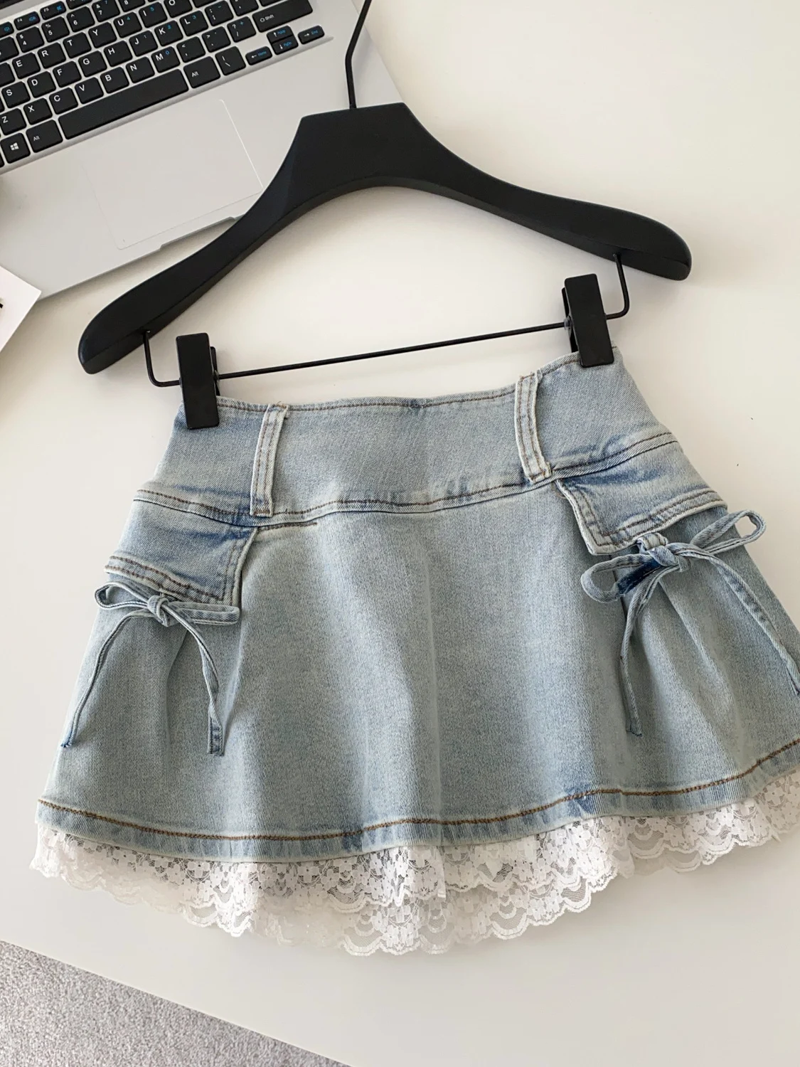 

Корейская женская юбка с высокой талией, кружевными вставками и плиссировкой, А-силуэт, для офиса и повседневной носки, модная, универсальная, весна-лето