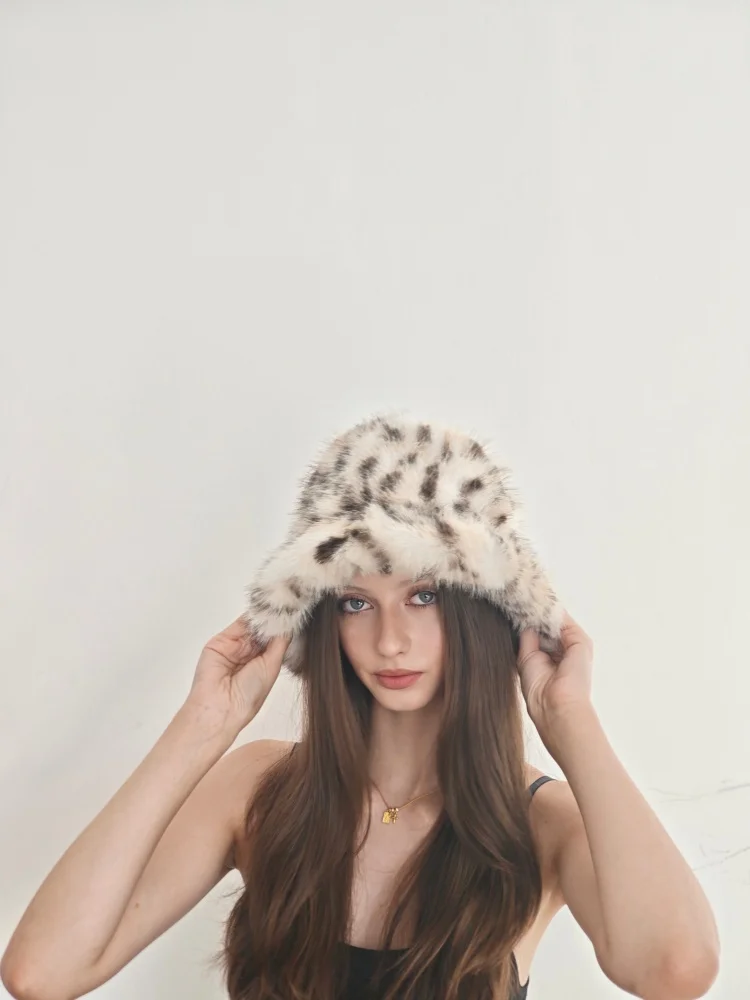 여성용 인조 모피 레오파드 프린트 버킷 햇 - 따뜻한 겨울 패션 액세서리, 동물 무늬가 있는 부드럽고 푹신한 모자, 스타일리시하고 멋진