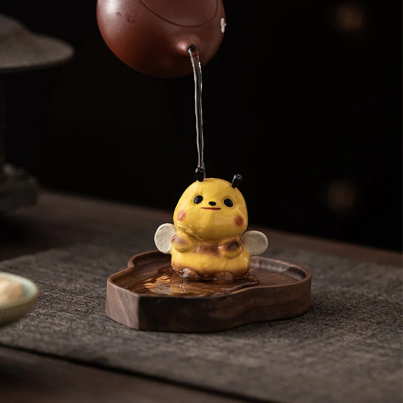 Tea Pets Little Bee Figurine Cute Cartoon Desktop Decor Creative Bumblebee Table Ornament Accessory Office Home School Childern - view 2