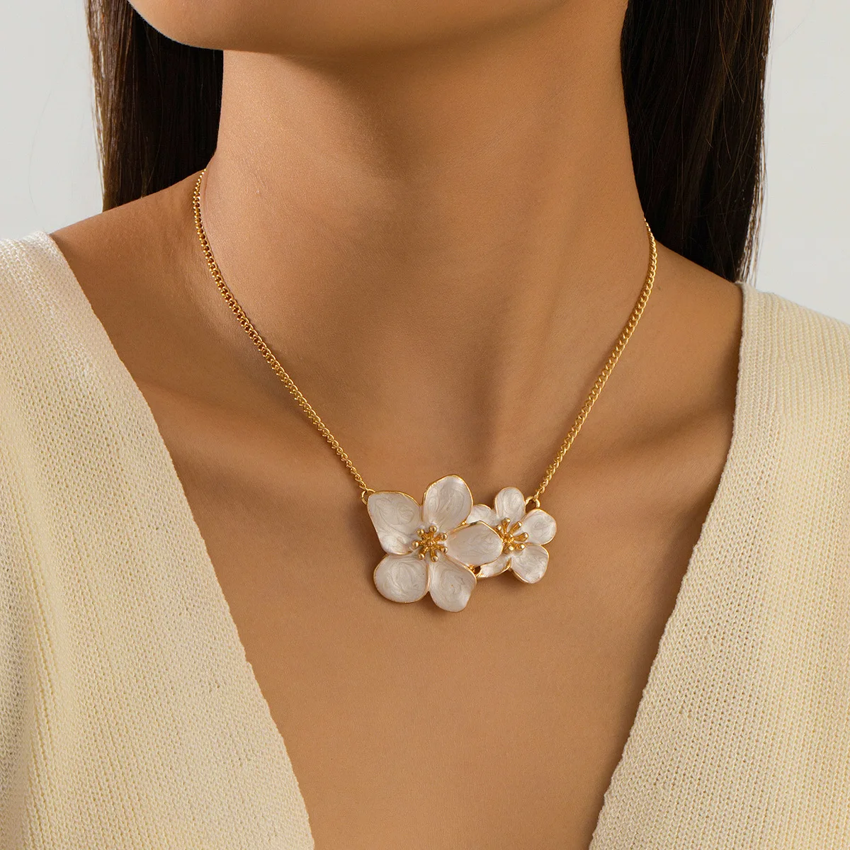 Retro Personality Colorful Dripping Oil Five-Petal Flower Pendant Necklace Women Trendy Creativity Clavicle Chain Party Jewelry