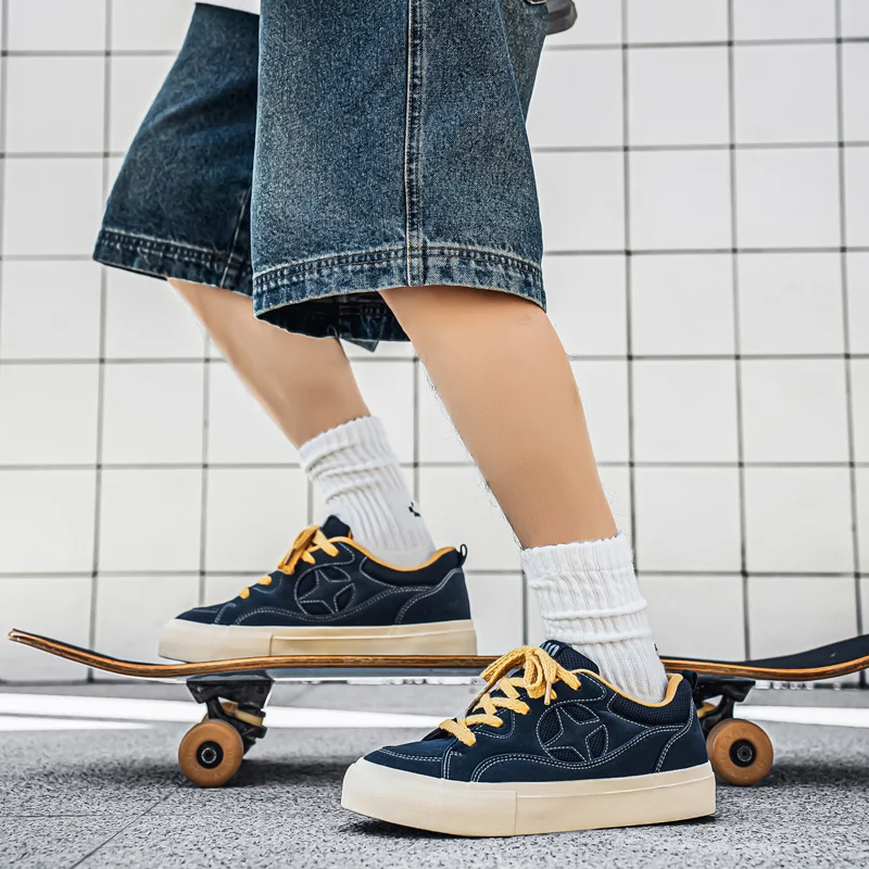 

Fashion Blue Skate Shoes Man Flat Sports Sneakers Low-cut Platform Skateboard Shoes Men Outdoor Non-slip Men's Vulcanized Shoes