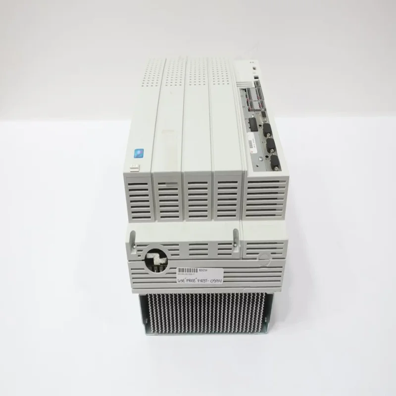 

Новый Оригинальный Готовый к Отгрузке EVS9329-EP 400-480В AC, 6 кВА, 0-480 Гц, 0-480В AC