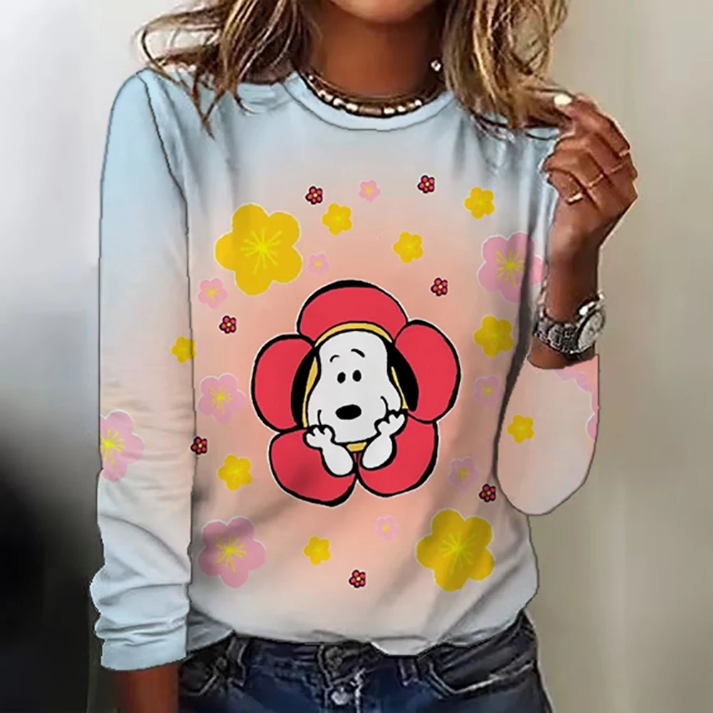 Round neck Snoopy print top for women, long sleeved casual loose T-shirt, fashionable pocket T-shirt, waist cinching top