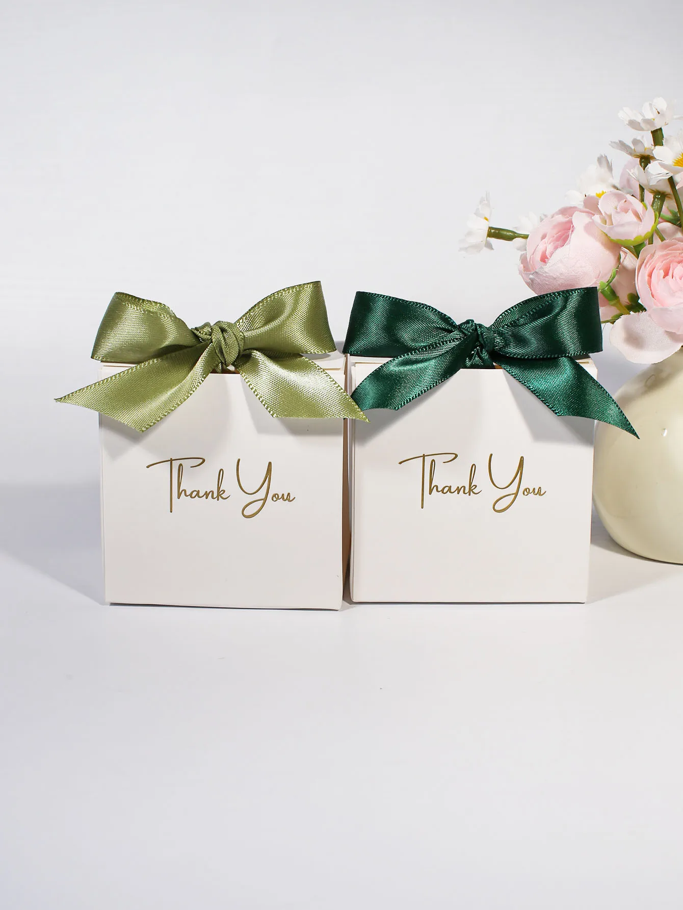 Image of 10/20/50 Stück elegante Geschenkboxen „Danke“ mit grünen Satinschleifen, ideal für Hochzeitsgeschenke und Dankbarkeit