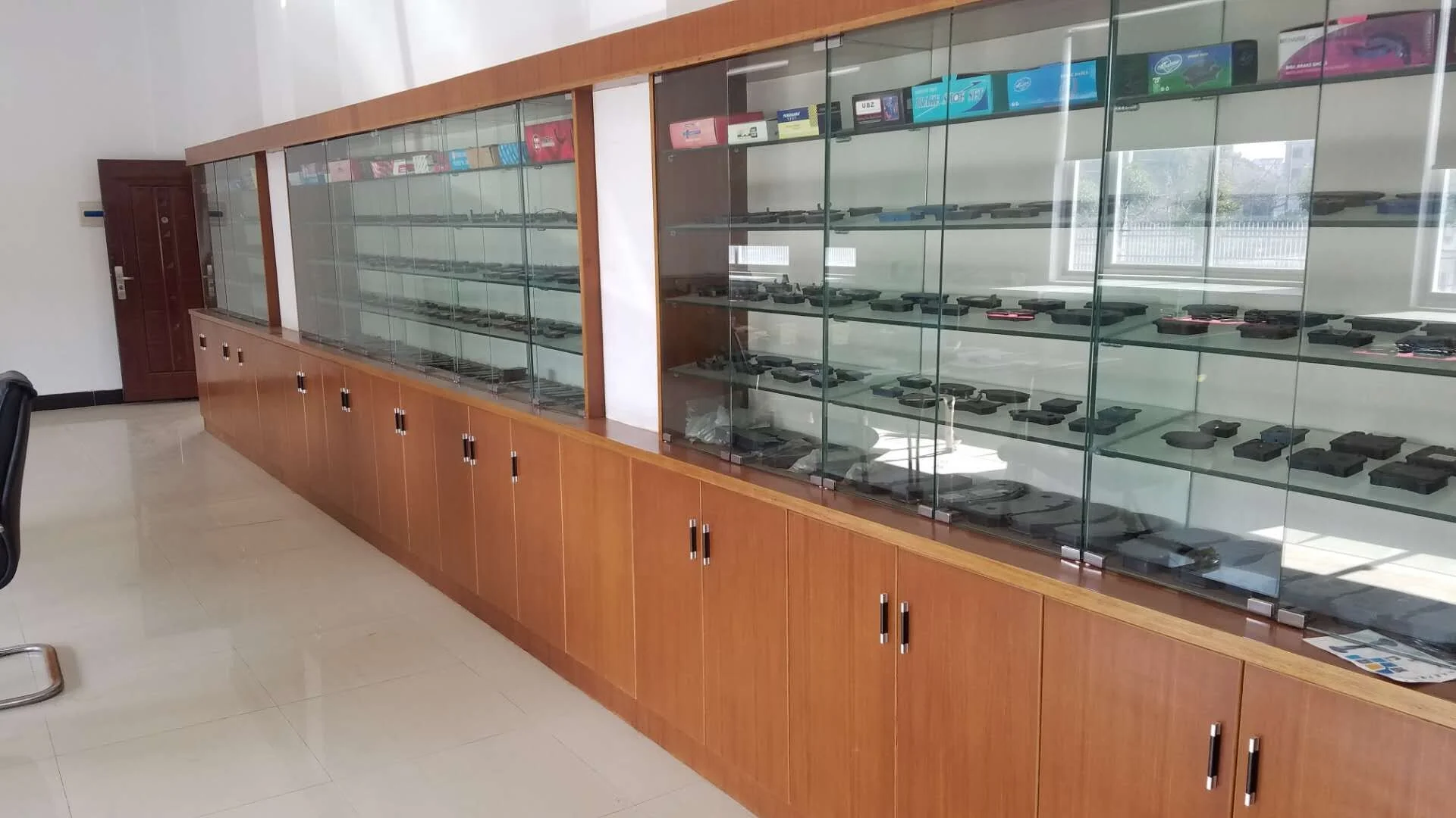 271942300122 أحذية الفرامل عالية الجودة من المصنع بحالة جديدة