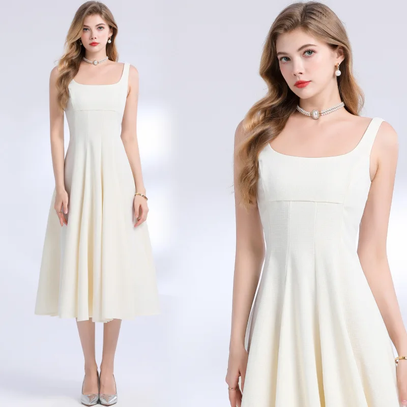 Vestido e adeazante de longitud media sin tirantes, cintura alta, silueta acampanada, tejido de poliéster, sin manga...