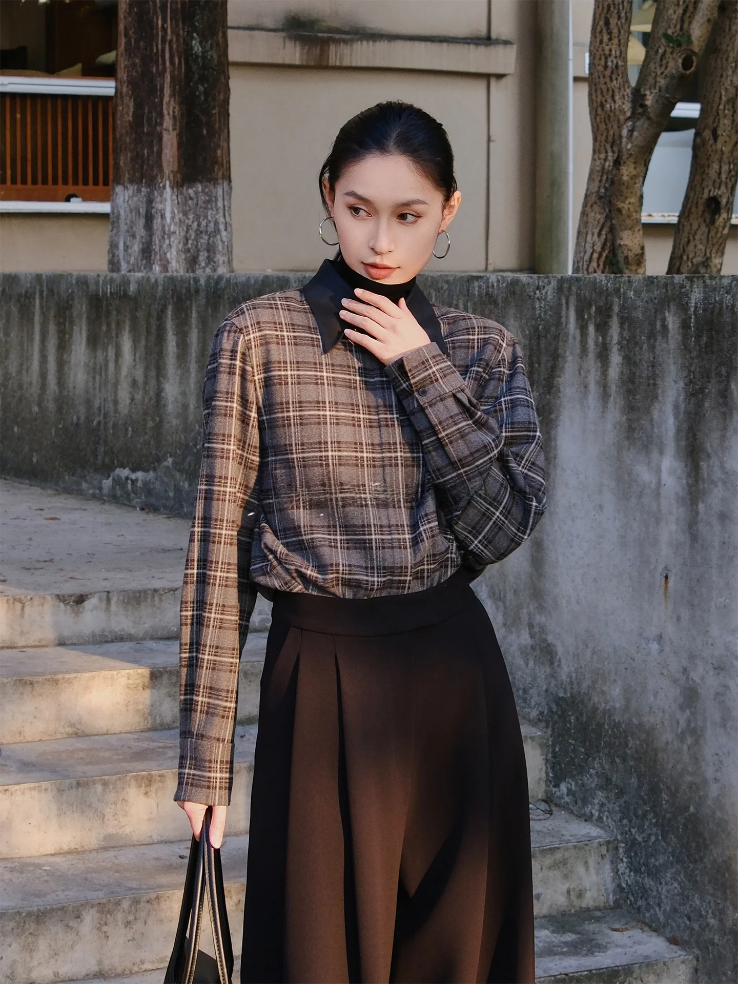 

Женская свободная куртка Jieji Zhang с длинными рукавами, отложным воротником, в клетку, с кожаными вставками, повседневная, в стиле пэчворк