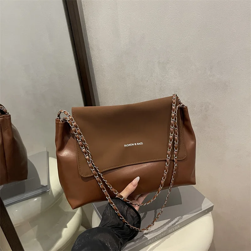 

Новые модные повседневные сумки через плечо для женщин, большие вместительные винтажные сумки для хранения на плечо, текстурированные повседневные и универсальные сумки на цепочке